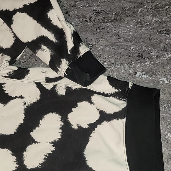 Nike. Embroidered. Crewneck. Streetwear. Women's Size Medium - Picture 6 of 16